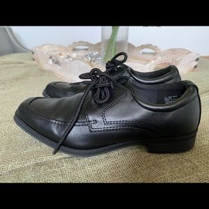 Used Boys Black Dress Shoes 13Y